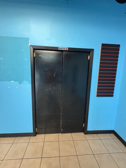 More Photos Of 604 N Bell Blvd, Cedar Park Freestanding For Lease