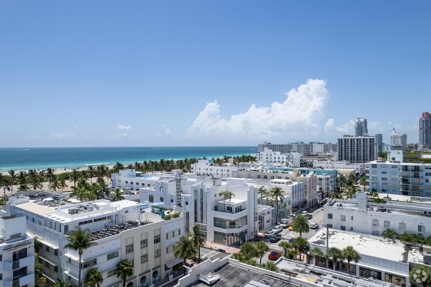 More Photos Of 745 Collins Ave, Miami Beach Storefront For Sale