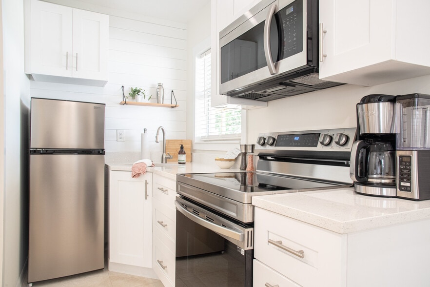 More Photos Of 8520 Manasota Key Rd, Englewood Hotel For Sale