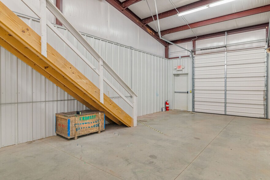 More Photos Of 2753 SH 322 Hwy, Longview Office Residential For Lease