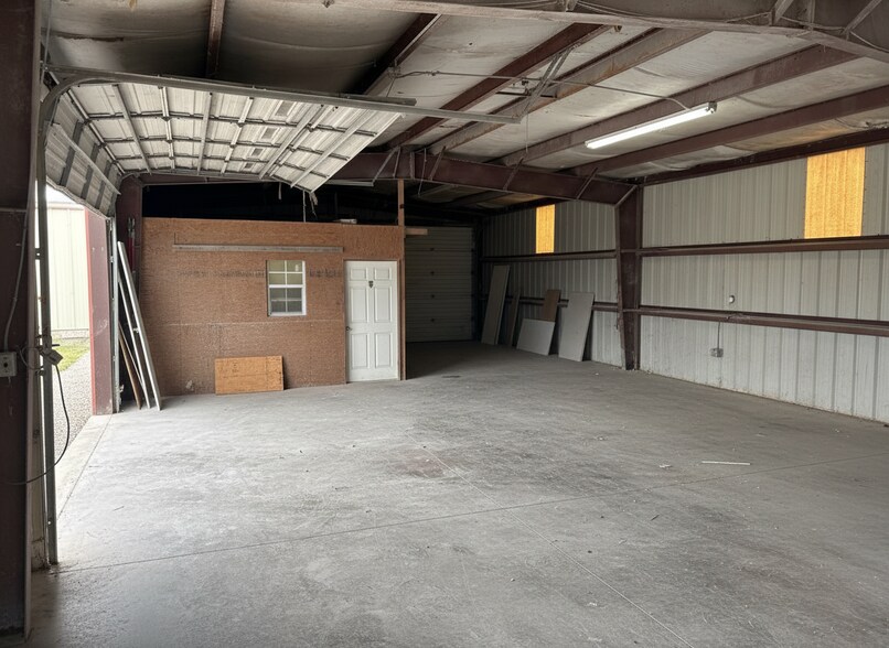 More Photos Of 3609 Wow Rd, Corpus Christi Warehouse For Lease