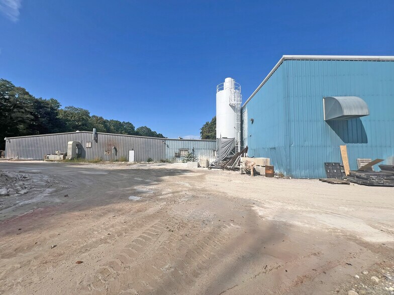 More Photos Of 711 Beaver Rd, Girard Warehouse For Sale