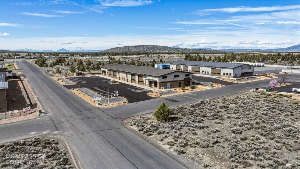 More Photos Of 3951 SW Empire Dr, Prineville Manufacturing For Lease