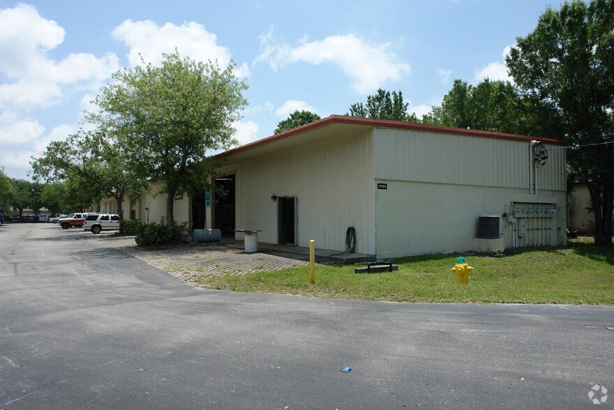 More Photos Of 11733 66th St N, Largo Manufacturing For Lease