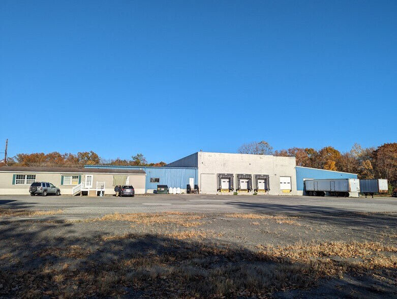 More Photos Of 5 Orchard Dr, Gardiner Warehouse For Lease