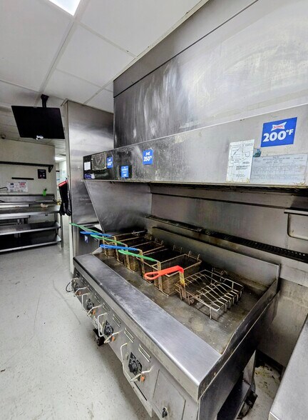 More Photos Of 609 S Coblake St, Apache Fast Food For Sale