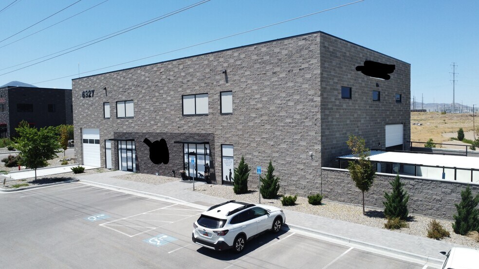More Photos Of 6327 W Crimson View Dr, South Jordan Veterinarian Kennel For Sale