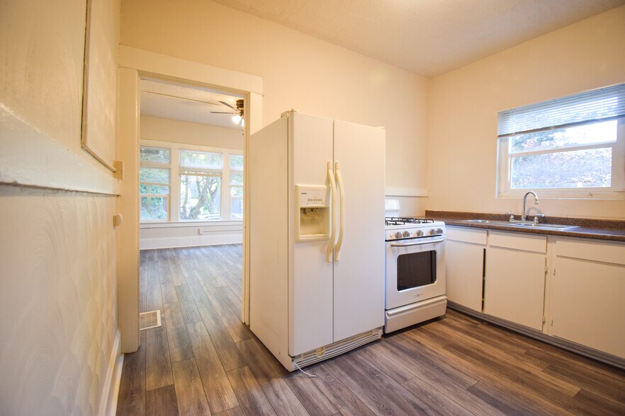 More Photos Of 4016-4024 NE 6th Ave, Portland Apartments For Sale