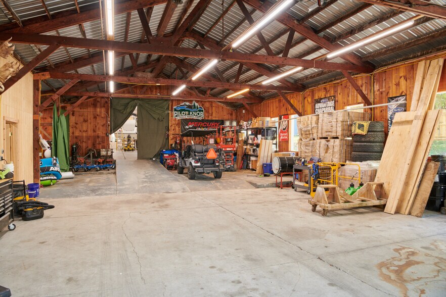 More Photos Of 1881 Pilot Knob Rd, Kattskill Bay Marina For Sale