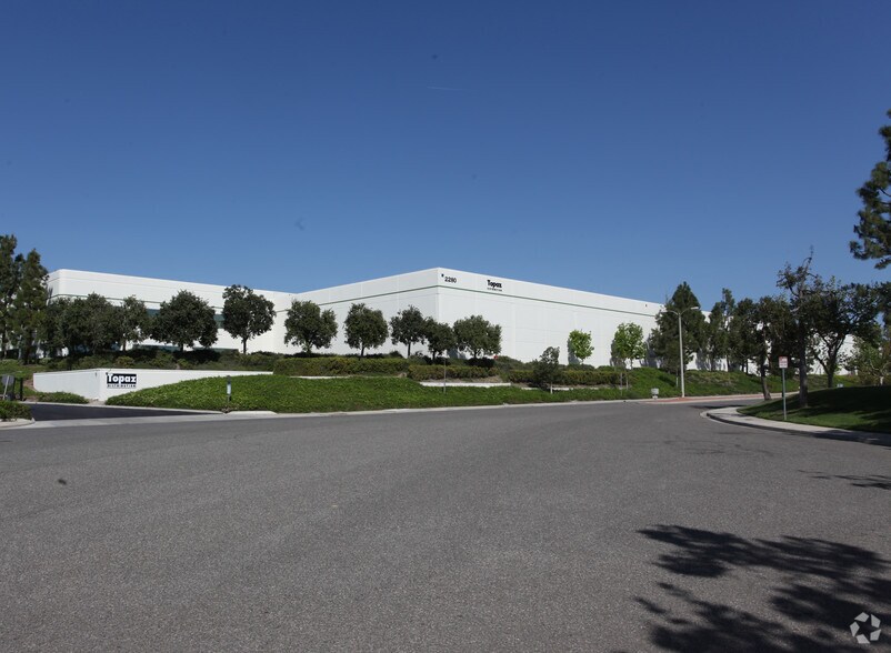 More Photos Of 2280 Ward Ave, Simi Valley Distribution For Lease