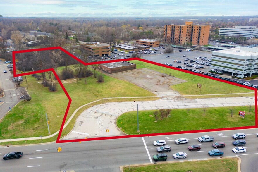 More Photos Of Northwestern Hwy @ 12 Mile, Southfield Land For Lease