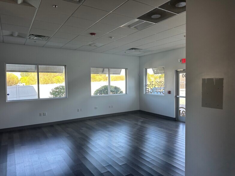 More Photos Of 1700 Chaps Pl, Kissimmee Storefront Retail Office For Lease