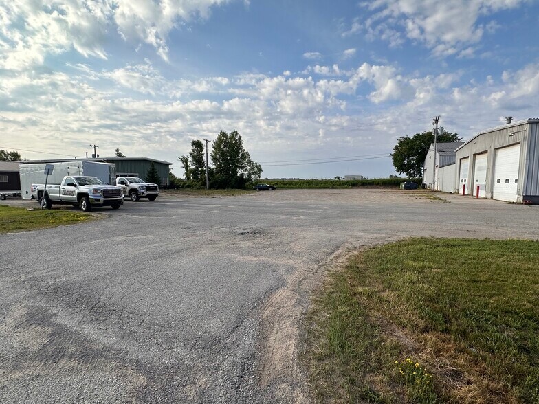 More Photos Of 3945 S Blue Star Dr, Traverse City Service For Sale