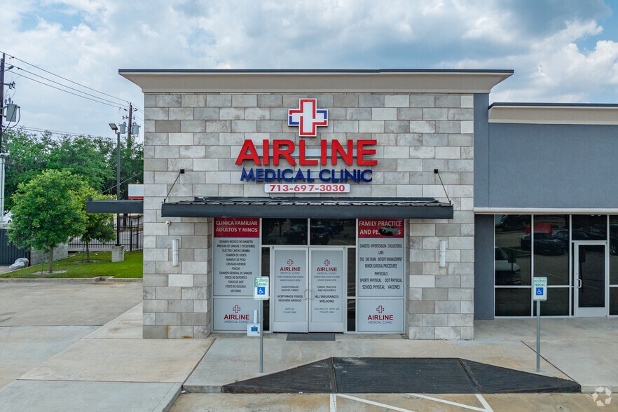 More Photos Of 239 W Tidwell Rd, Houston Storefront Retail Office For Lease