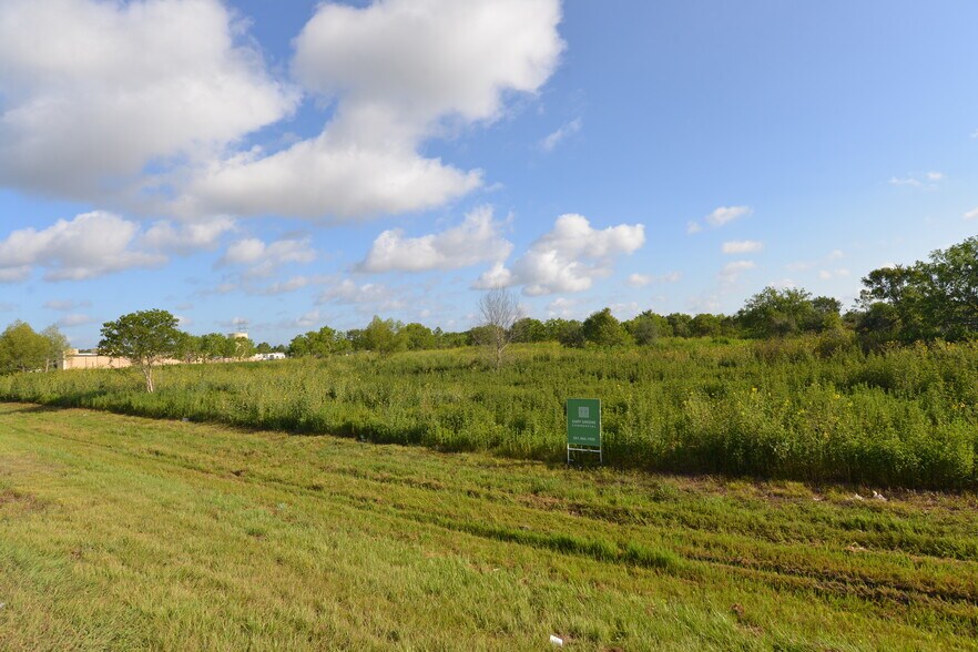 More Photos Of 0 Highway 6, Rosharon Land For Sale