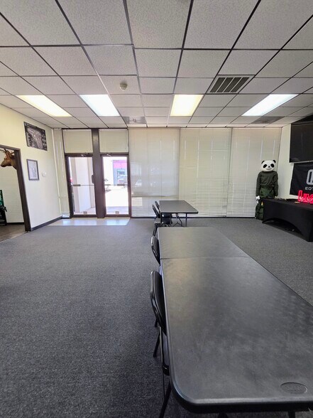 More Photos Of 2210 W Gore Blvd, Lawton Office For Lease