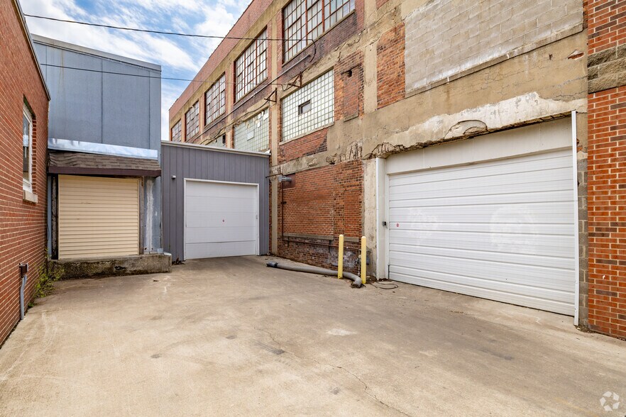 More Photos Of 301 1st Ave N, Fort Dodge Warehouse For Sale