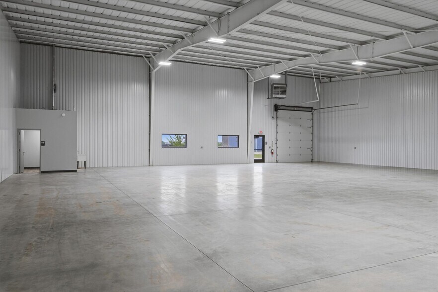 More Photos Of 616 124th St, Oklahoma City Service For Lease