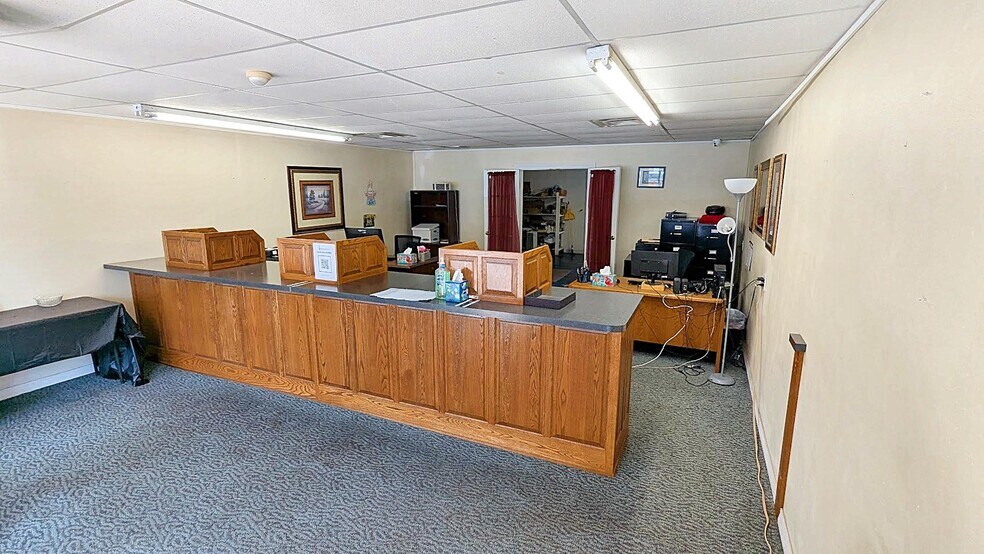 More Photos Of 215 E 6th St, Okmulgee Storefront Retail Office For Sale