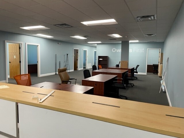 More Photos Of 600 8th Ave W, Palmetto Office For Sale