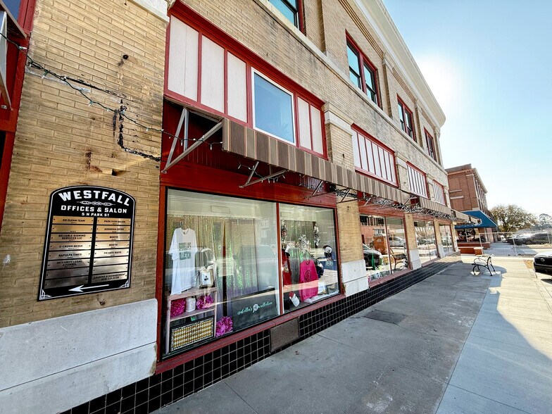 More Photos Of 5 N Park St, Sapulpa Storefront For Lease