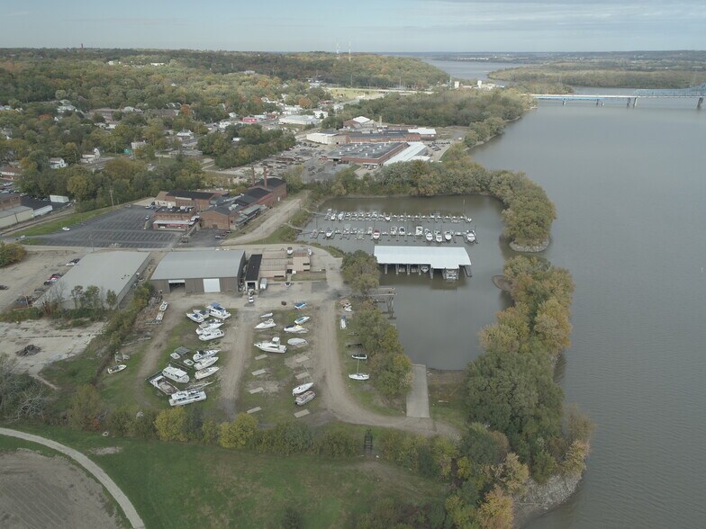 More Photos Of 99 Alexander Ave, Peoria Marina For Sale