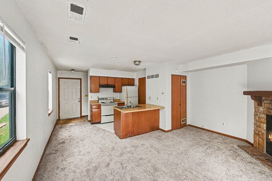 More Photos Of 8213 N Everton Ave, Kansas City Multifamily For Sale