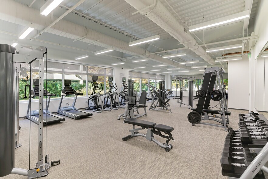 More Photos Of 11330 Clay Rd, Houston Office For Lease