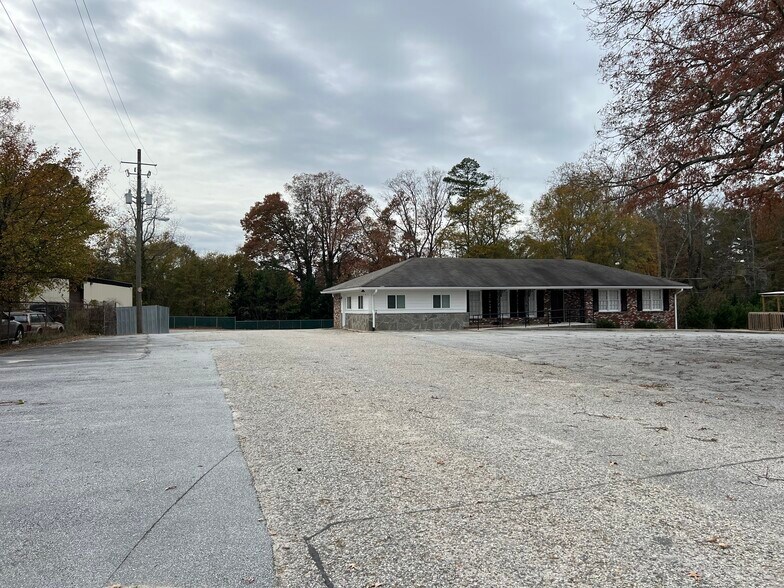 More Photos Of 526-530 Lyle Cir, Lawrenceville Light Manufacturing For Sale
