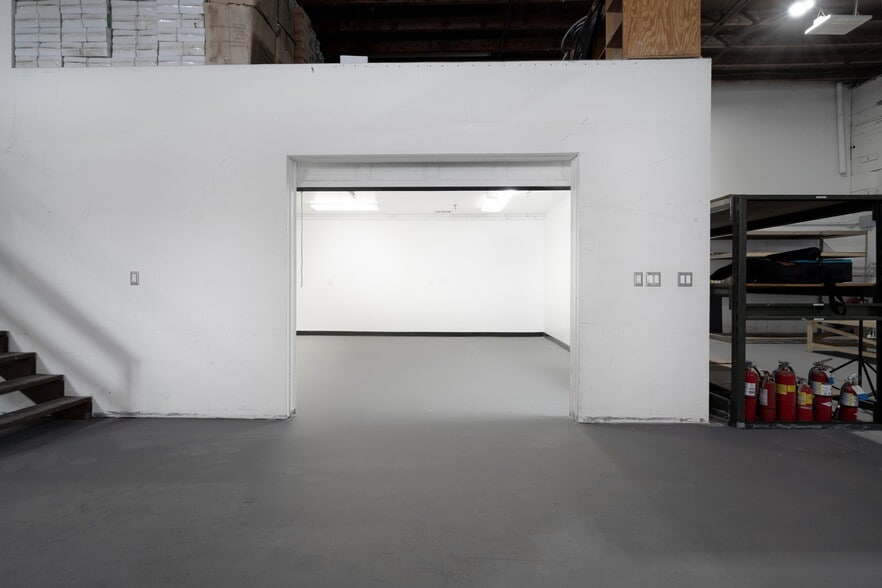 More Photos Of 320 Kentucky St, Bakersfield Manufacturing For Sale