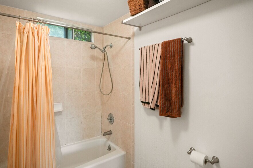 More Photos Of 2142 Baxter St, Los Angeles Apartments For Sale