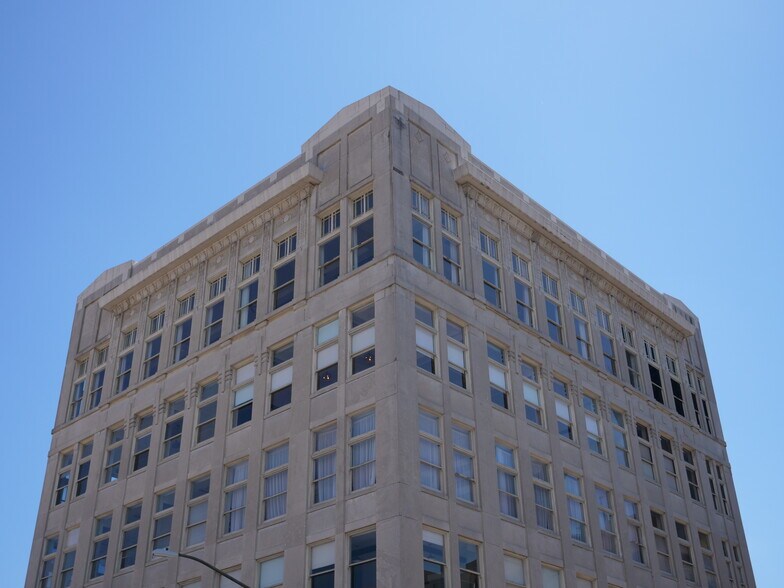 More Photos Of 2030-2036 Main St, Dallas Loft Creative Space For Lease