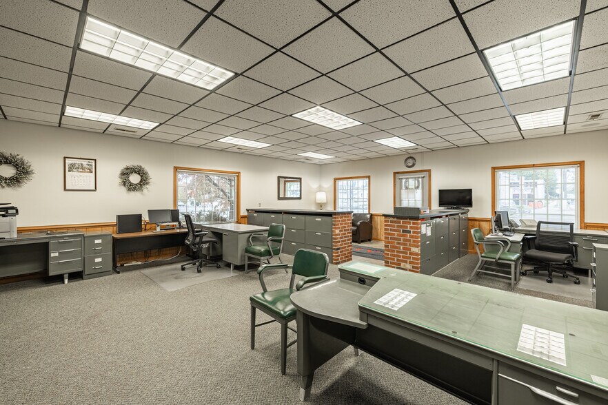 More Photos Of 664 Boulevard, Colonial Heights Office For Sale
