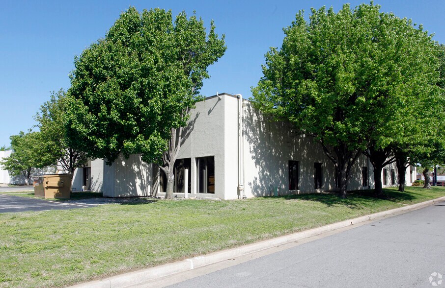 More Photos Of 6550 E 71st St, Tulsa Medical For Lease