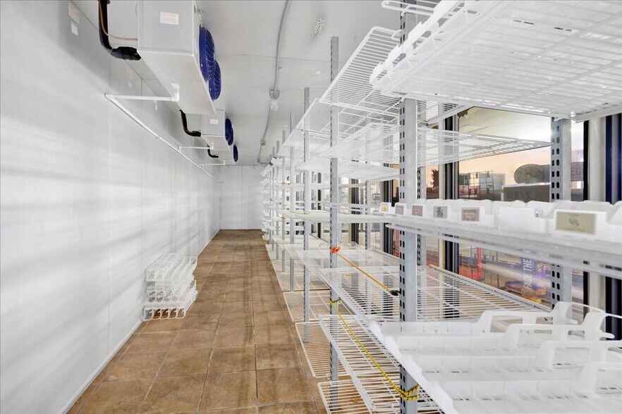 More Photos Of 4012 24th St N, Birmingham General Retail For Lease