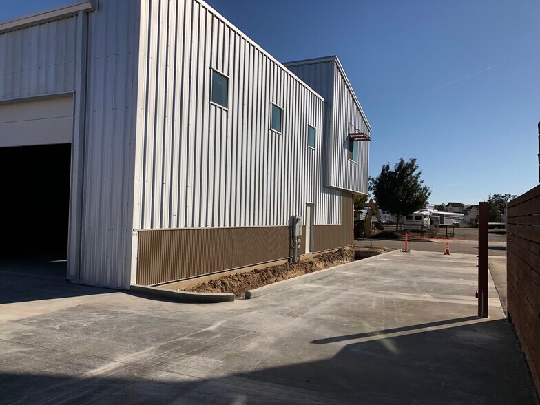 More Photos Of 3510-3512 Combine St, Paso Robles Industrial For Lease