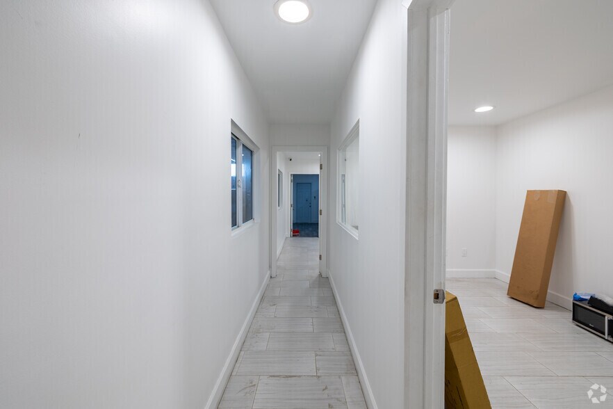 More Photos Of 4305-4325 E 11th Ave, Hialeah Warehouse For Sale