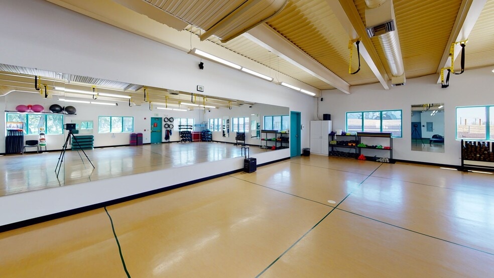 More Photos Of 1426 E Lincolnway, Cheyenne Sports And Entertainment For Sale