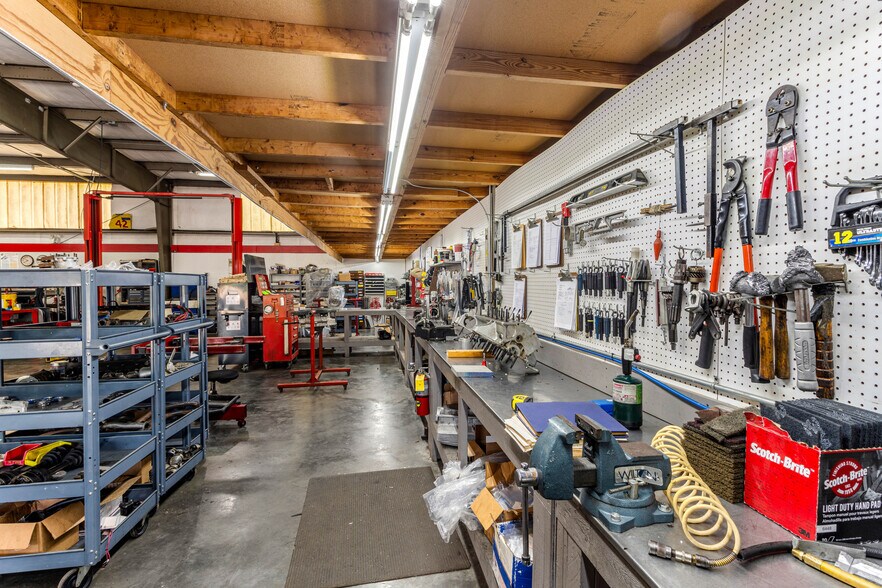 More Photos Of 205 Bourne Blvd, Savannah Warehouse For Sale