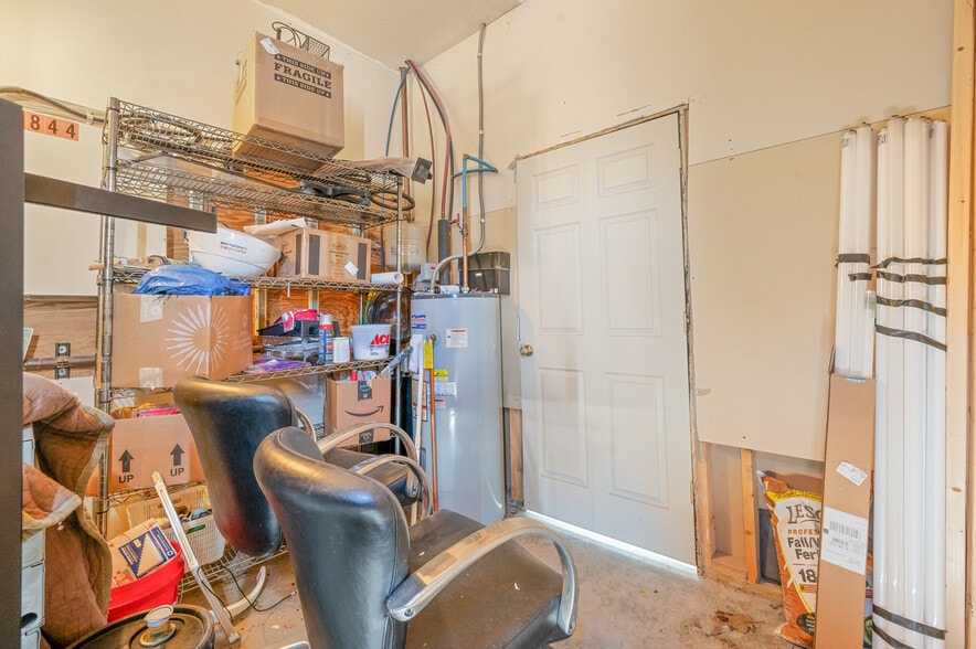 More Photos Of 8826 34 Rd, Cadillac Storefront For Sale