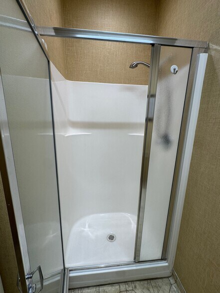 More Photos Of 1200 Industrial Rd, San Carlos Flex For Lease