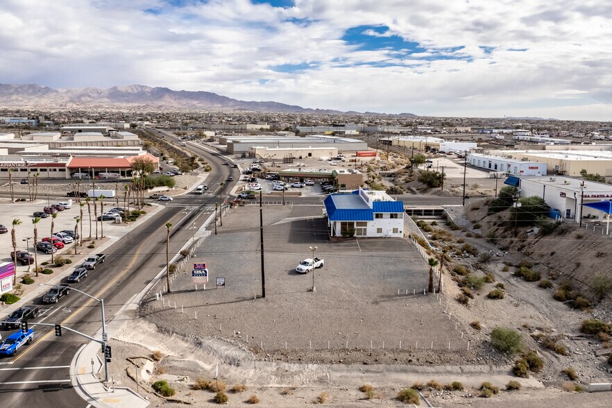 More Photos Of 951 Lake Havasu Ave N, Lake Havasu City Showroom For Lease
