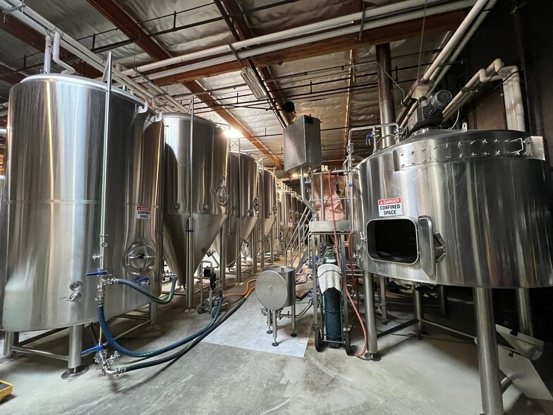 More Photos Of 2550 Jason Ct, Oceanside Manufacturing For Lease