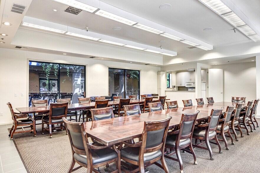 More Photos Of 19080 Lomita Ave, Sonoma Office For Sale