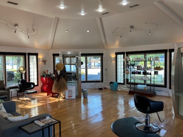 More Photos Of 1411 Ashley River Rd, Charleston Freestanding For Sale