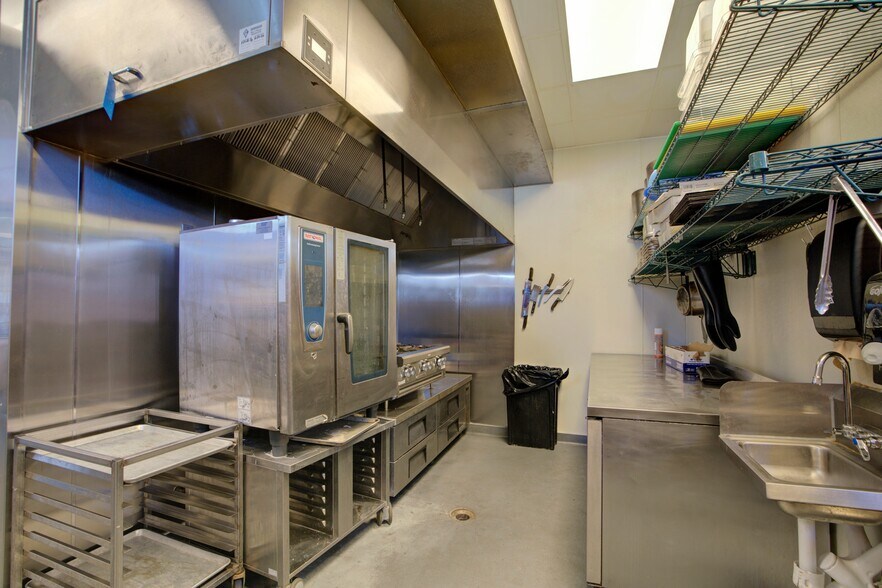 More Photos Of 640 Braves Blvd NE, Rome General Retail For Sale