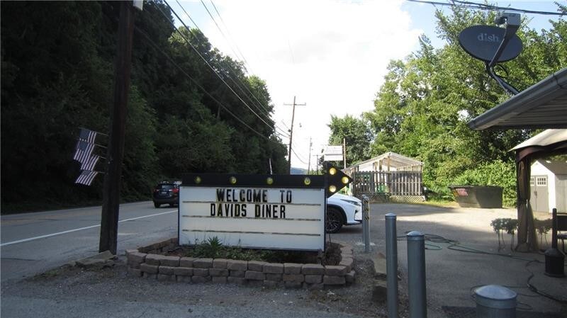 More Photos Of 2800 Freeport Rd, Springdale Restaurant For Sale