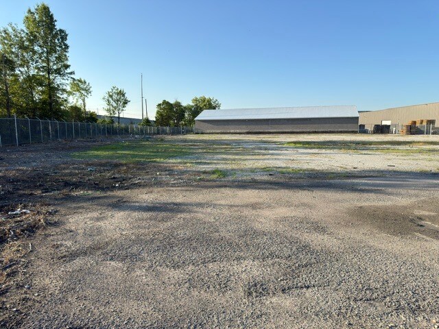 More Photos Of 6702 Enterprise Dr, Louisville Land For Lease
