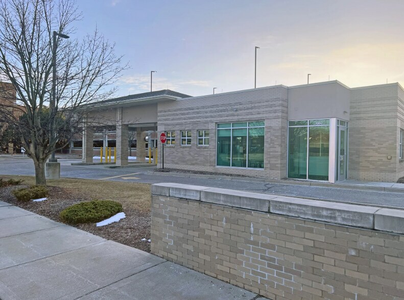 More Photos Of 202 S Lafayette Ave, Royal Oak Bank For Sale