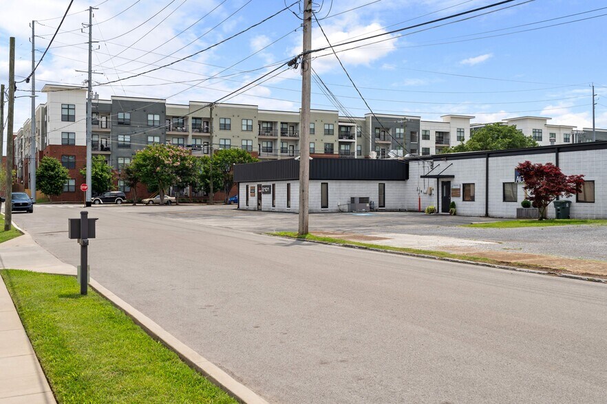 More Photos Of 2101 Chestnut St, Chattanooga Office For Lease